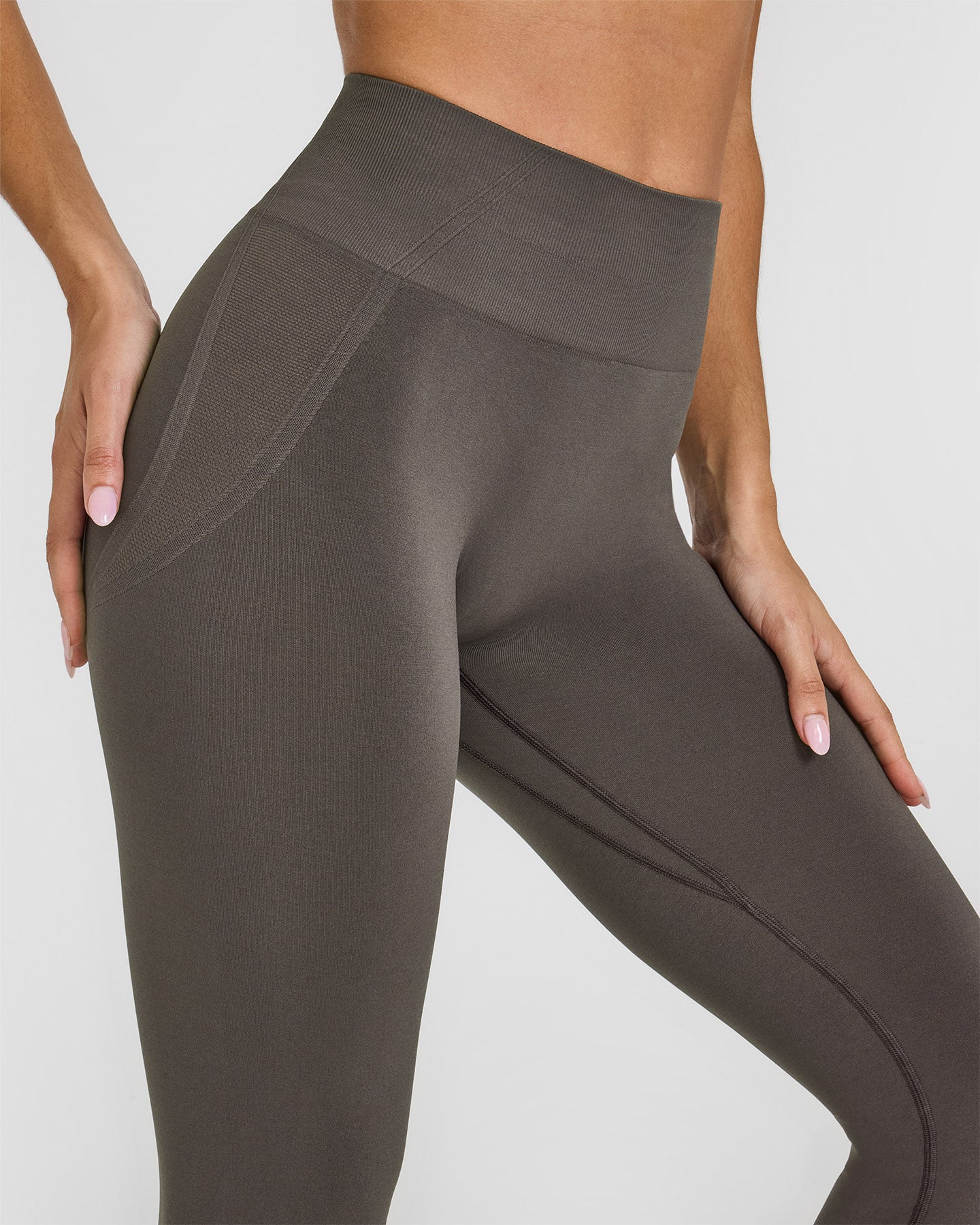 EffortlessLift™ Seamless Leggings with White Logo | Deep Taupe - Image 4