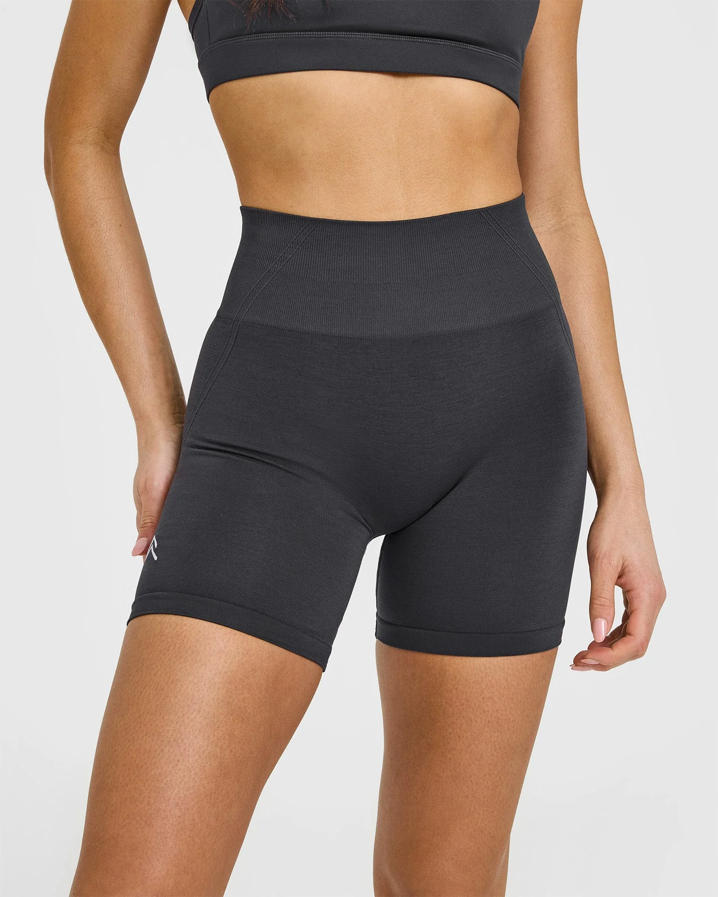 EffortlessLift™ Seamless Shorts with White Logo | Coal - Image 5